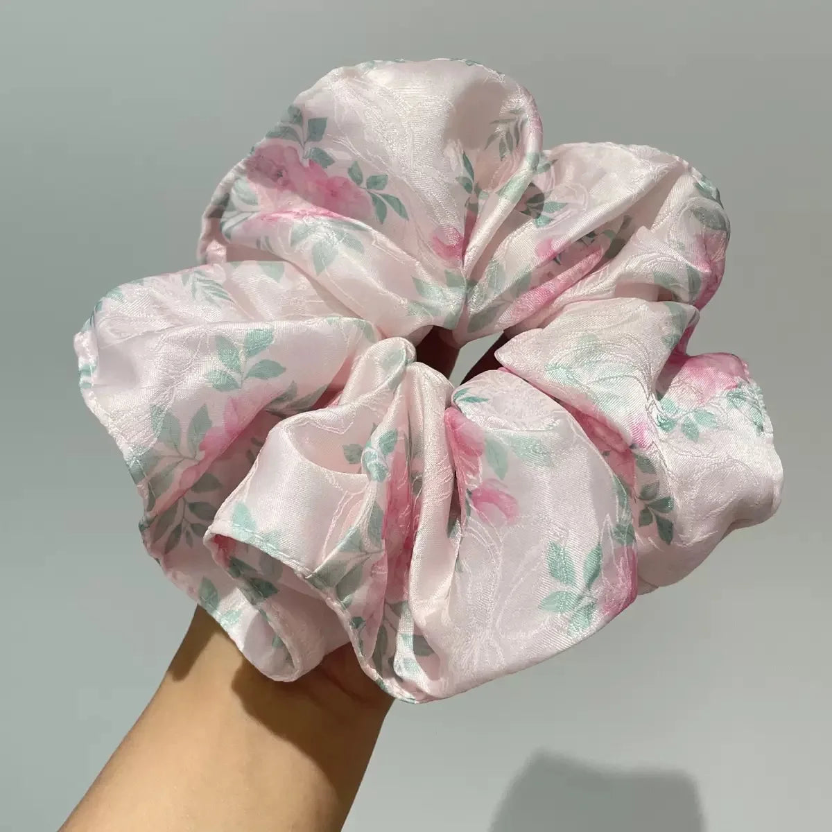 1PC Pink Floral Satin Scrunchie For Women Elegant Rose Print Hair Tie Soft Silky Hair Accessory For Spring Summer Daily Wear